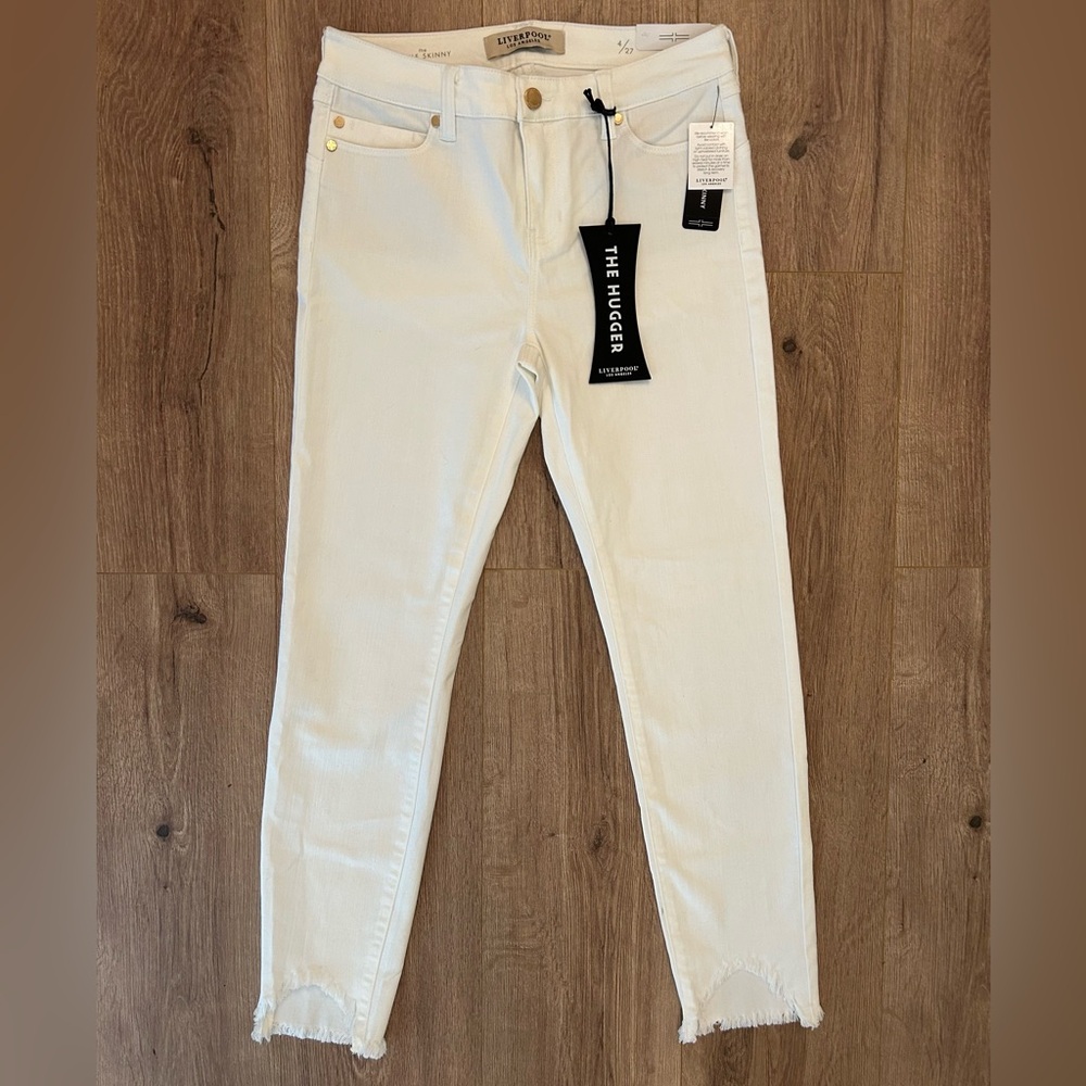 NWT! Liverpool Frayed Hem Skinny Jeans